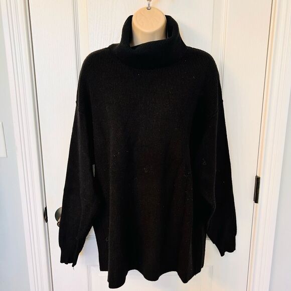 Free People Black Softly Structured Oversized Sweater! ❤️ - Picture 5 of 7